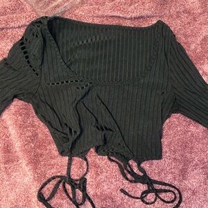 Long sleeve black cropped shirt